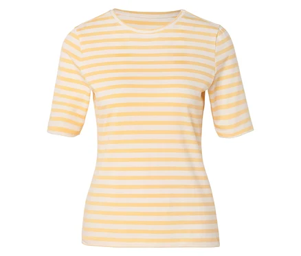 Gelb-weiß gestreiftes T-Shirt mit kurzen Ärmeln liegt auf einem weißen Hintergrund.