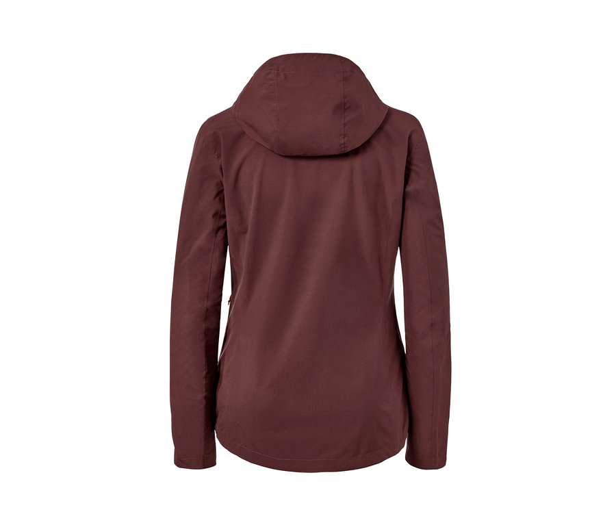 Rückansicht einer bordeauxroten Funktionswanderjacke mit Kapuze.