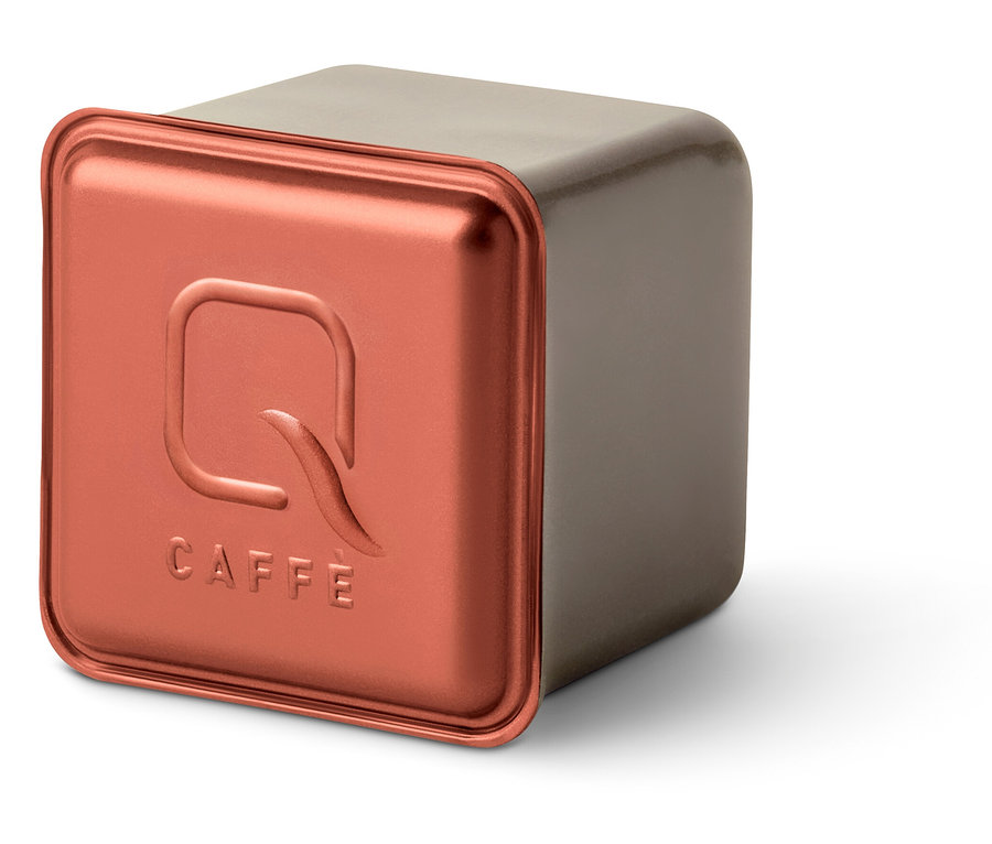 Eine Qbo Caffè TERRENO ALTO Metallbox mit kupferfarbenem Deckel auf weißem Hintergrund.
