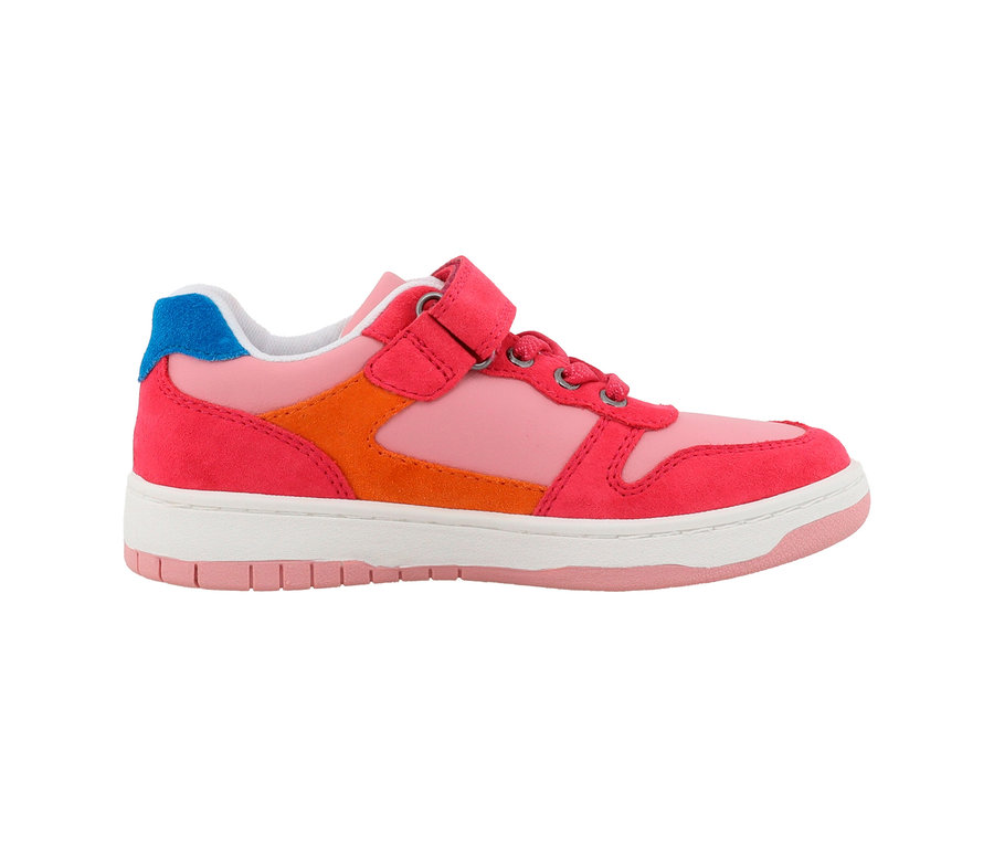 Nahaufnahme eines rosa Lurchi Sneaker »Gaio-S« mit orangefarbenen und blauen Akzenten.