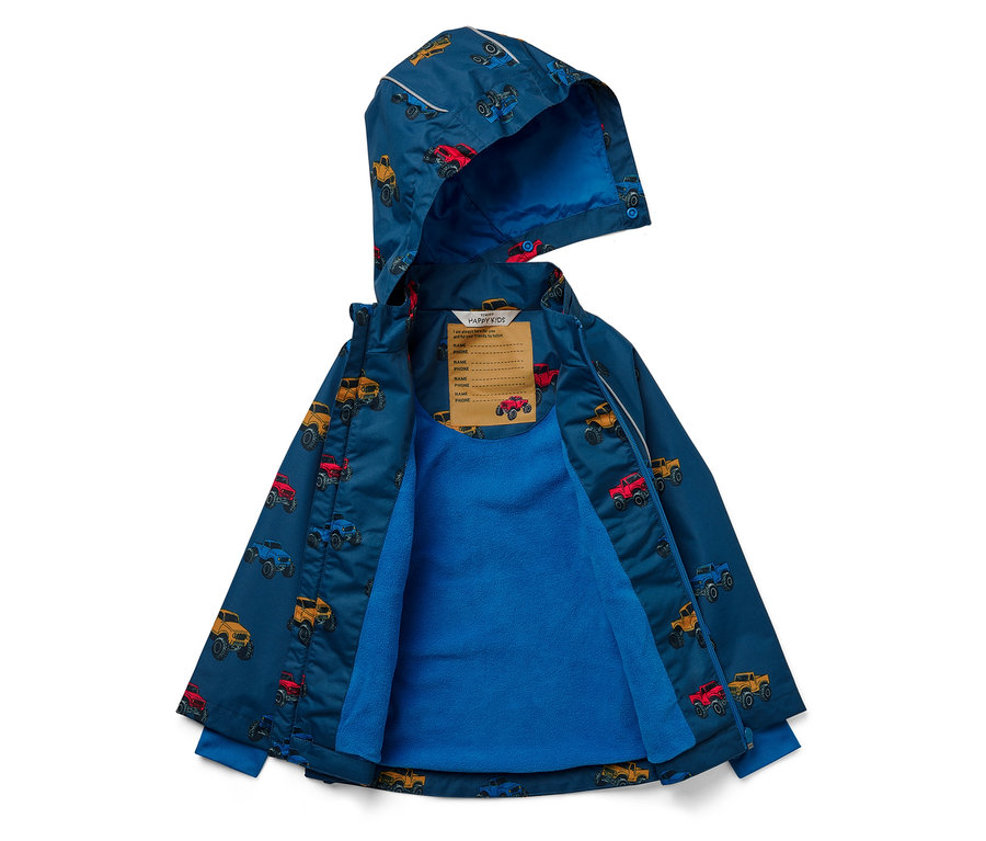 Geöffnete blaue Kinderjacke mit Kapuze und Monstertruck-Muster.