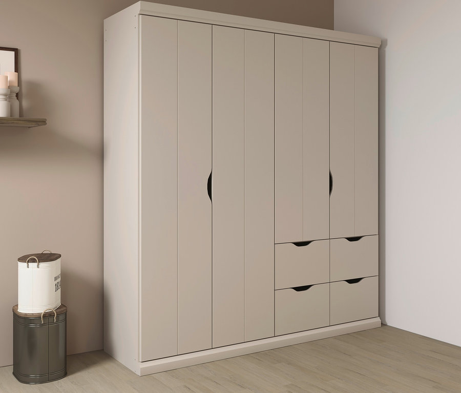 Beiger, viertüriger Kleiderschrank »Frieda« mit vier Schubladen.