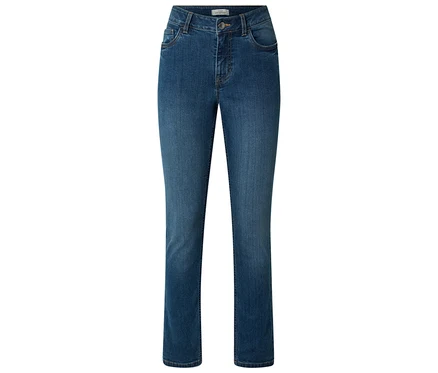 Mid blue Slim Jeans im Fit „Emma“ auf weißem Hintergrund.