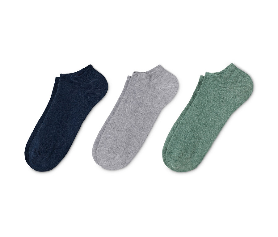 Drei Paar Sneakersocken.
