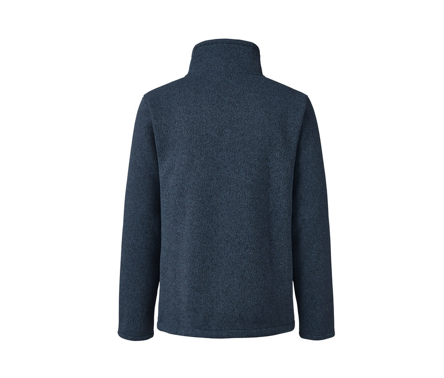 Detailaufnahme einer marineblauen Thermo-Strickfleecejacke.