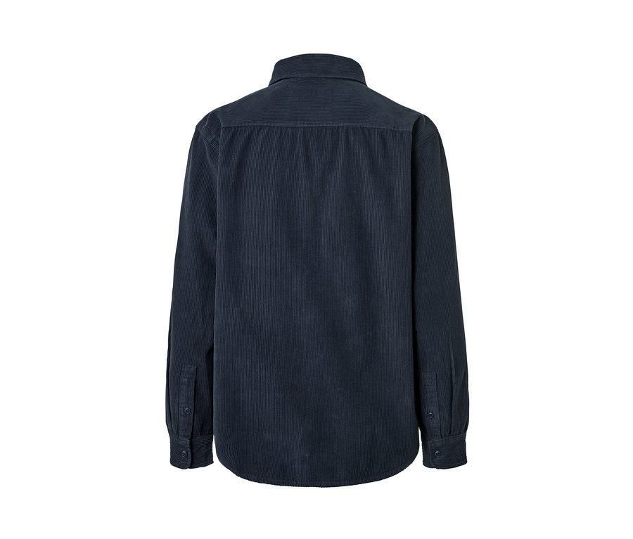 Detailansicht der Rückseite einer dunkelblauen Cord-Hemdjacke.