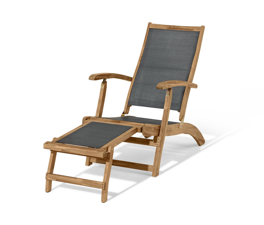 Deckchair »Lenja« mit ausziehbarer Fußlehne auf weißem Hintergrund.