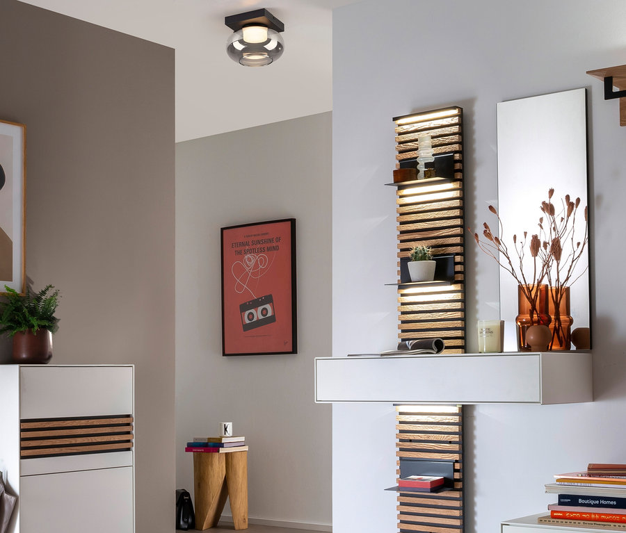 Eine SCHÖNER WOHNEN-Kollektion Deckenleuchte »SIA« ist an der Decke montiert.