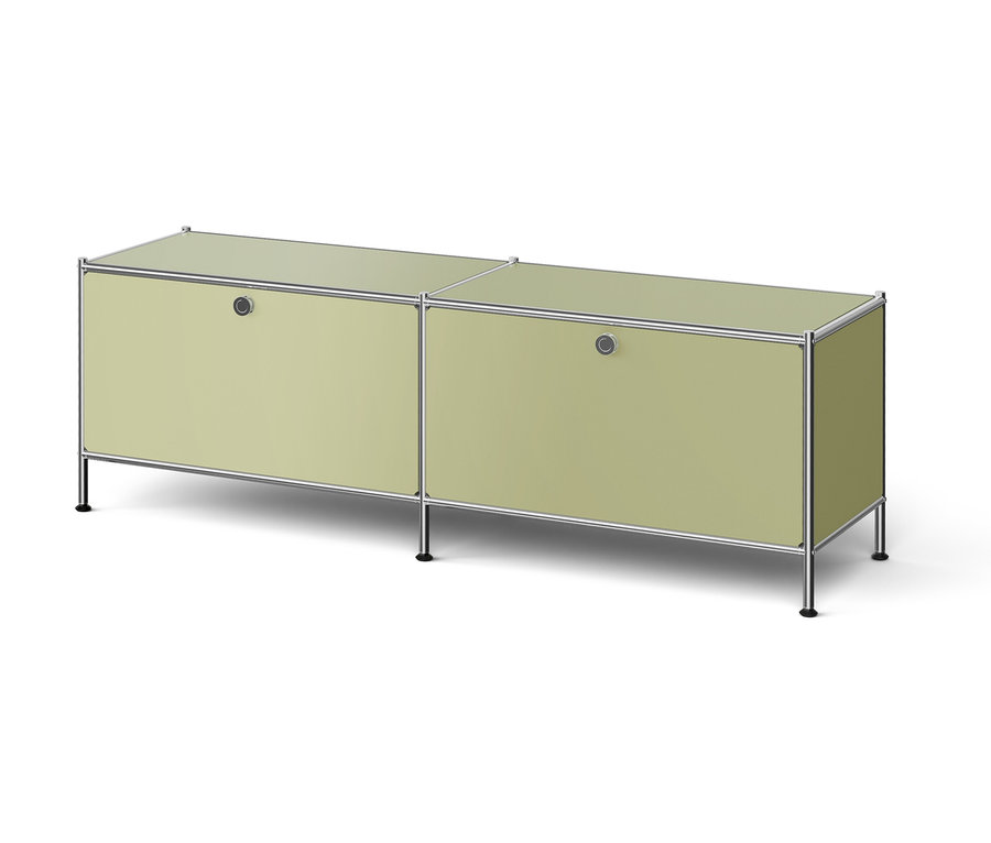 Zweiteiliger, hellgrüner Schrank mit Metallrahmen und Beinen.