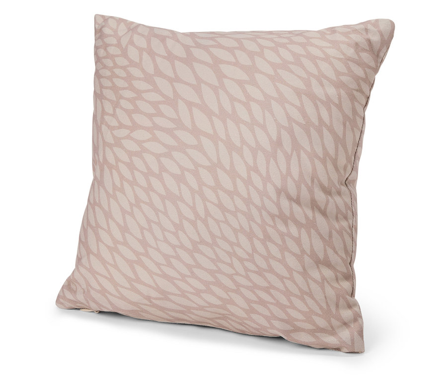 Ein quadratisches Kissen mit einem sich wiederholenden Blattmuster in Beige liegt auf einer weißen Oberfläche.