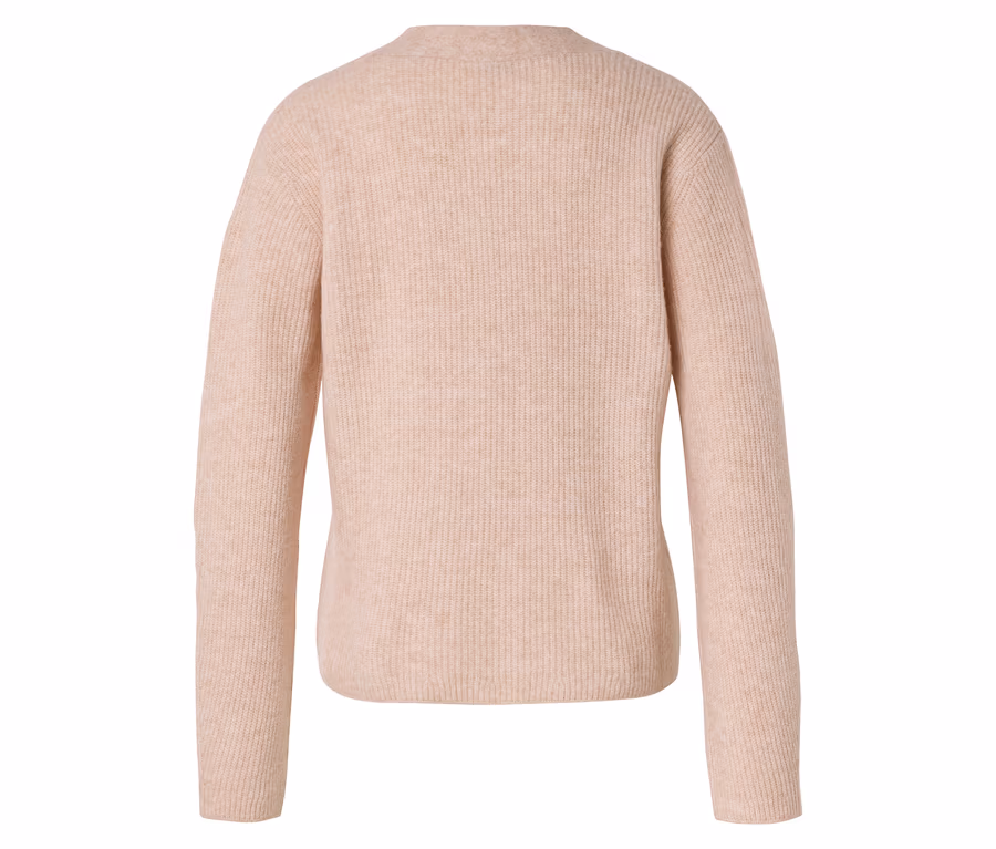 Rückansicht eines hellrosa, gerippten Strickpullovers mit langen Ärmeln.