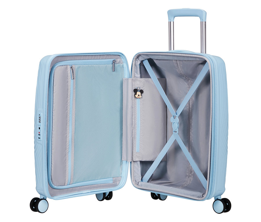 Geöffneter blauer American Tourister Mickey Magic Trolley.