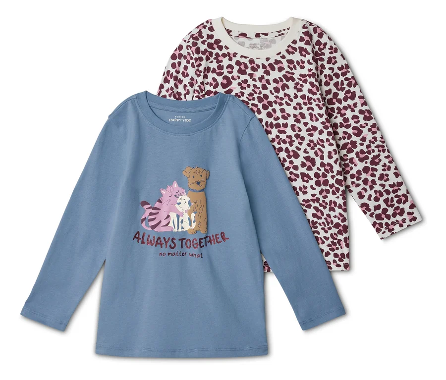 Zwei langärmlige Kinder-T-Shirts liegen übereinander, eines blau mit Tiermotiv und eines mit Leopardenmuster.