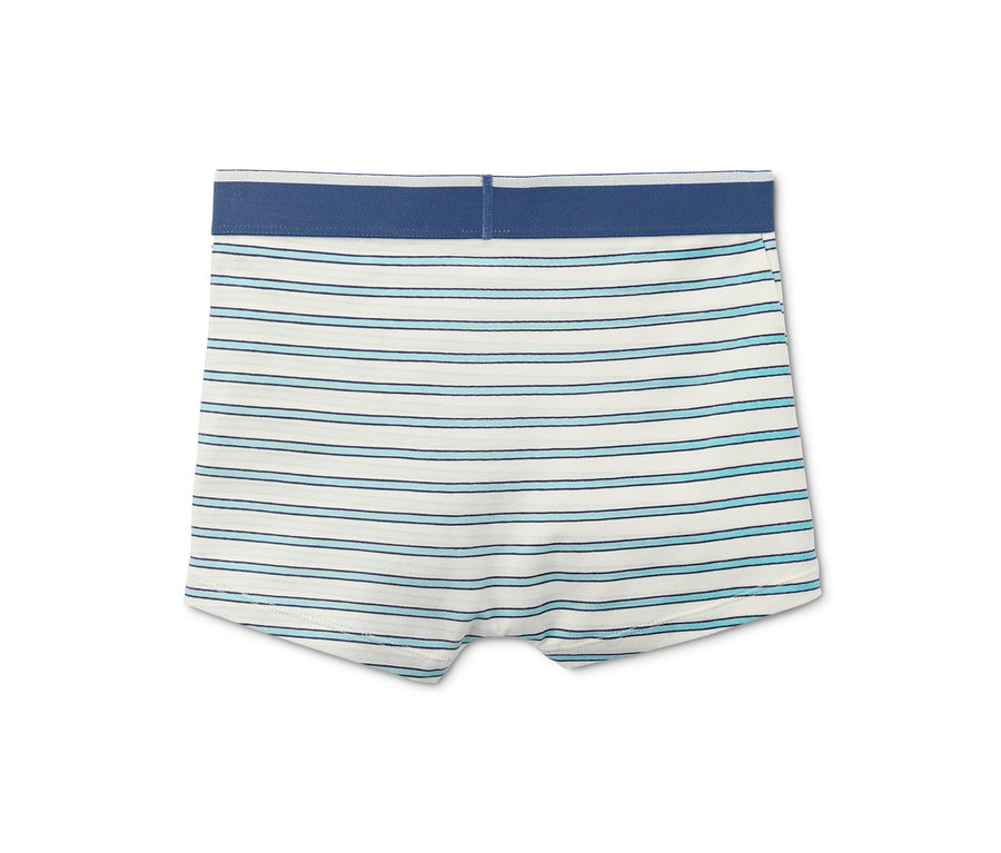 Nahaufnahme der Rückseite einer Jungen-Slipboxer aus Bio-Baumwolle (7er-Pack) mit blauen und weißen horizontalen Streifen und blauem Bund.