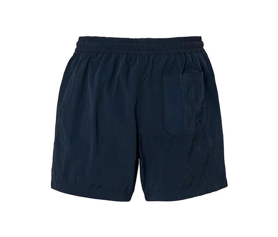 Dunkelblaue Badeshorts.