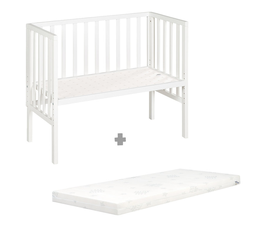 Weißes roba 2-in-1-Beistellbett »safe asleep®« mit Matratze.