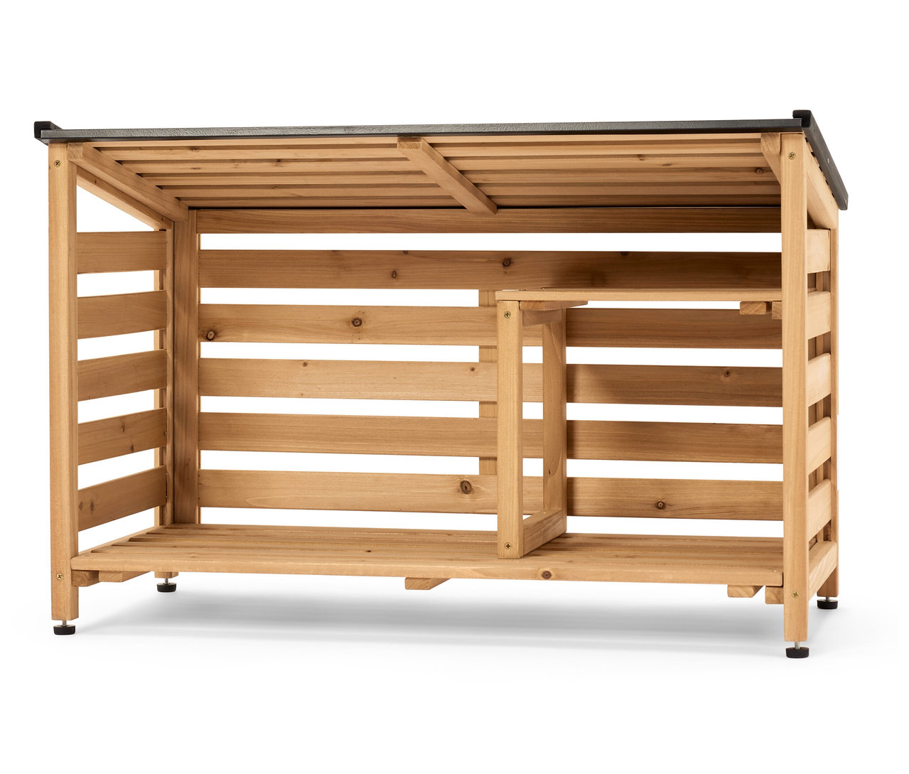 Ein Outdoor-Schuhregal aus Holz mit schwarzem Dach.