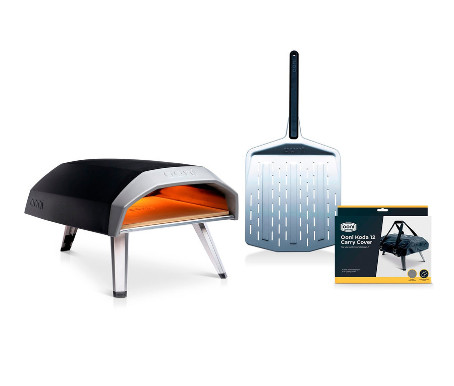Schwarzer Ooni Pizzaofen »Koda 12« Starter-Set mit Pizzaschaufel und Trageabdeckung.