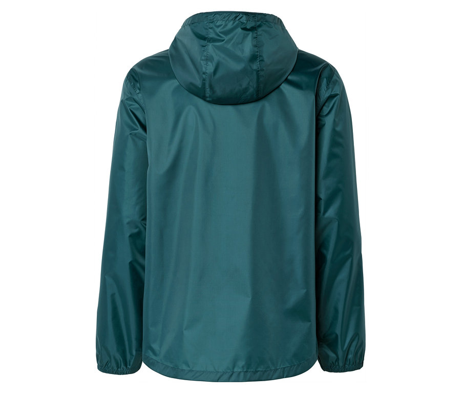 Rückansicht einer dunkelgrünen Regenjacke mit Kapuze.