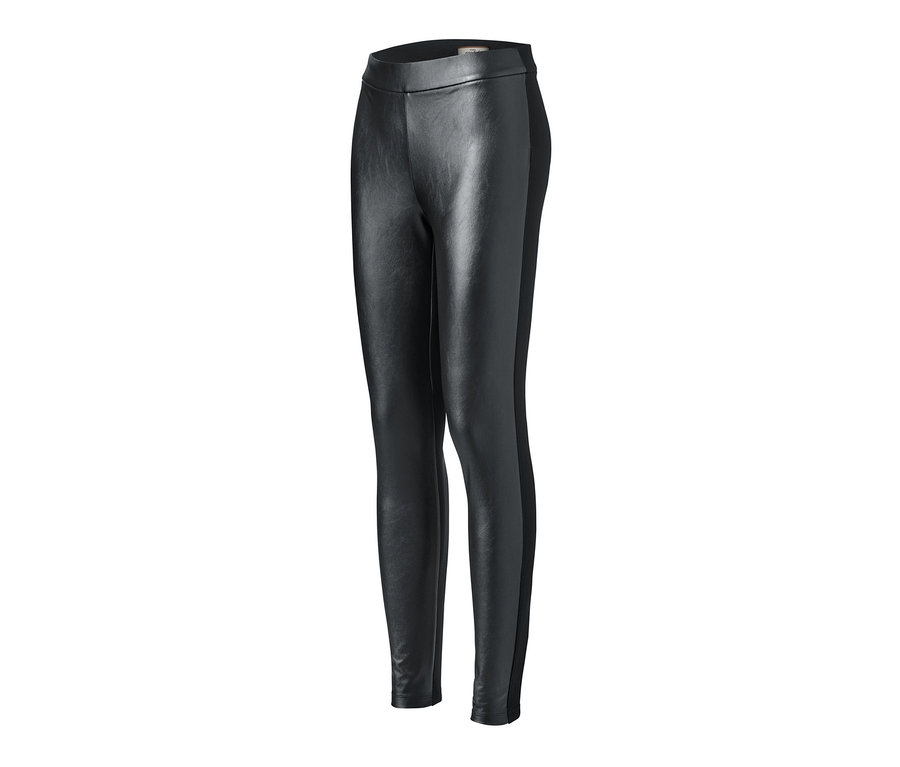 Schwarze Hose im Materialmix.