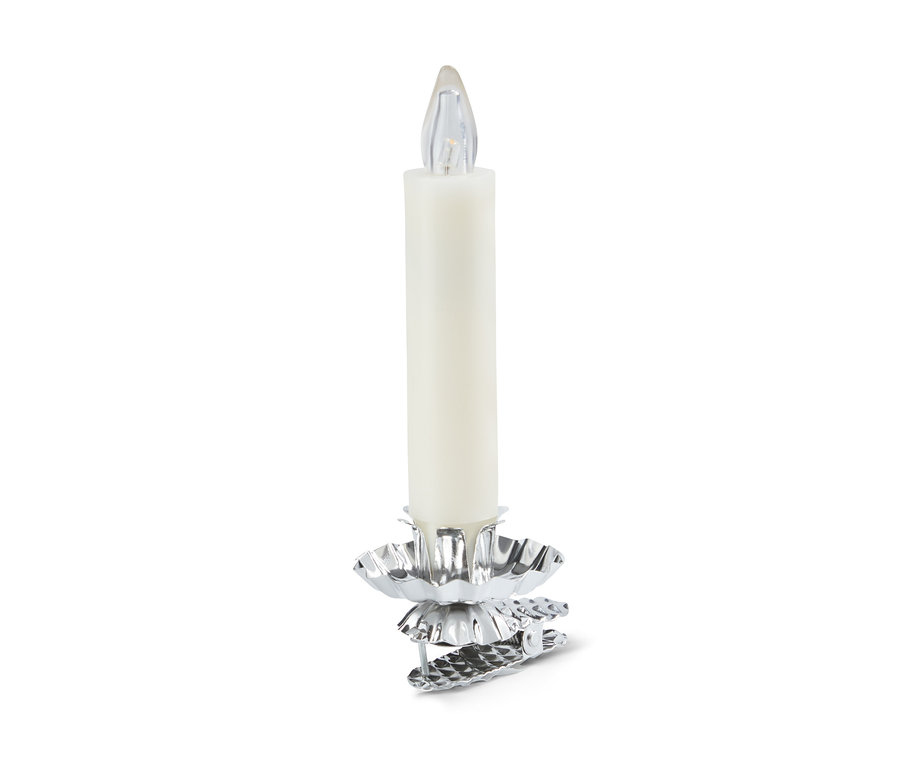 Detail einer cremeweißen LED-Weihnachtsbaumkerze mit Clip.