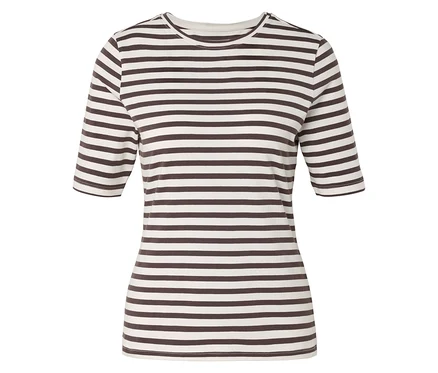 Gestreiftes, weißes T-Shirt mit braunen Streifen und kurzen Ärmeln.
