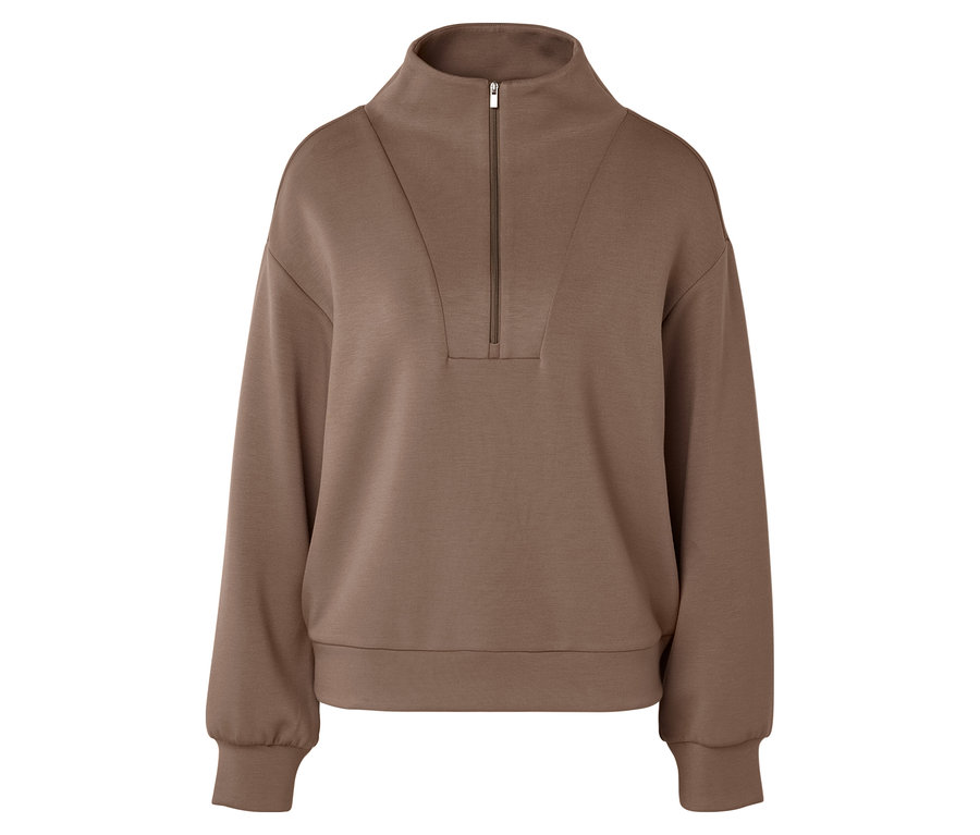 Ein erdfarbener Pullover mit Stehkragen und kurzem Reißverschluss.