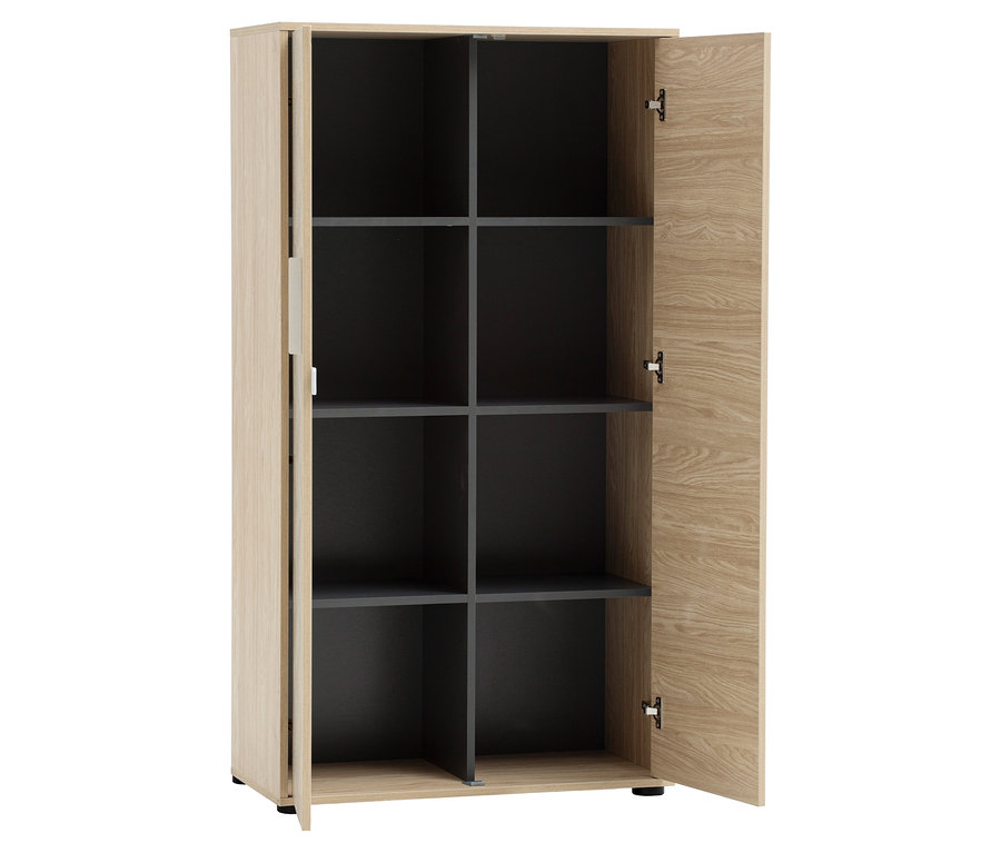 Ein beiger Schrank mit einer teilweise geöffneten Tür zeigt acht dunkle Fächer.