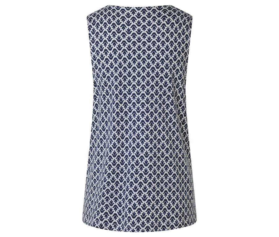 Ärmelloses Kleid mit blau-weißem Muster.