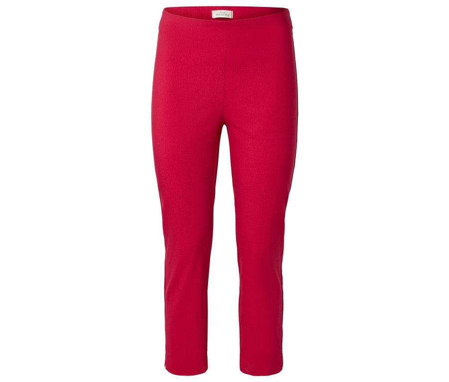 Gerade rote Hose.