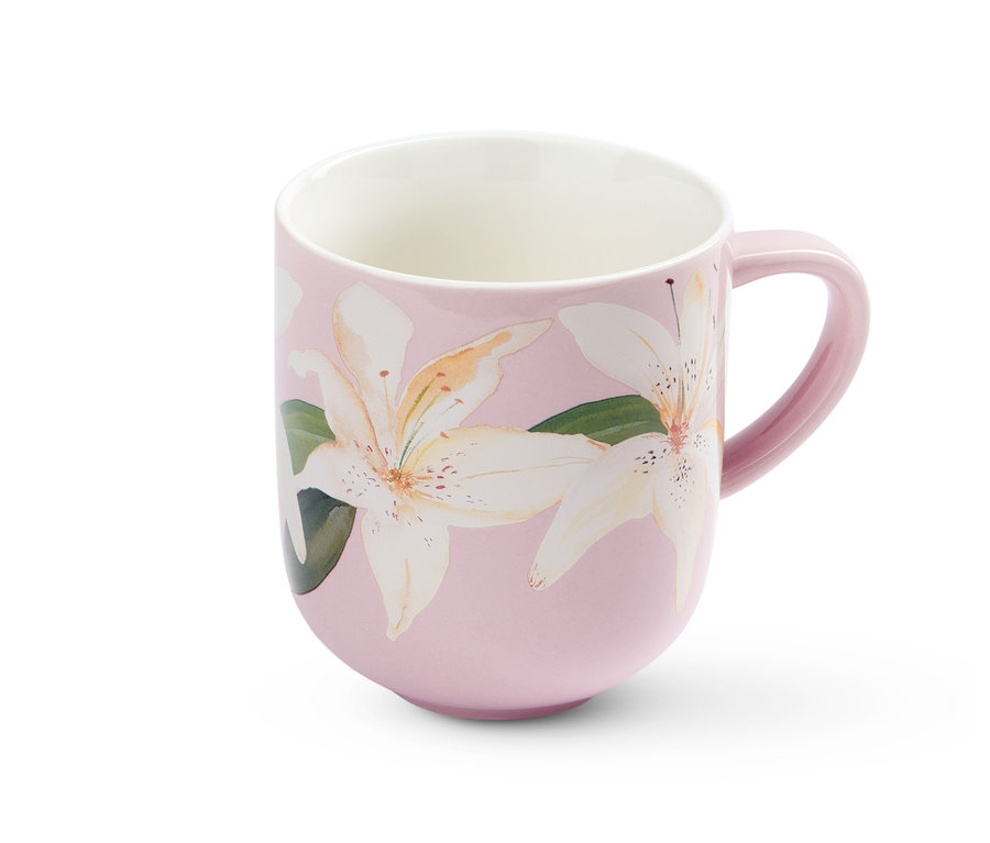 Detailansicht eines rosafarbenen Jumbobecher mit Blumenmuster.