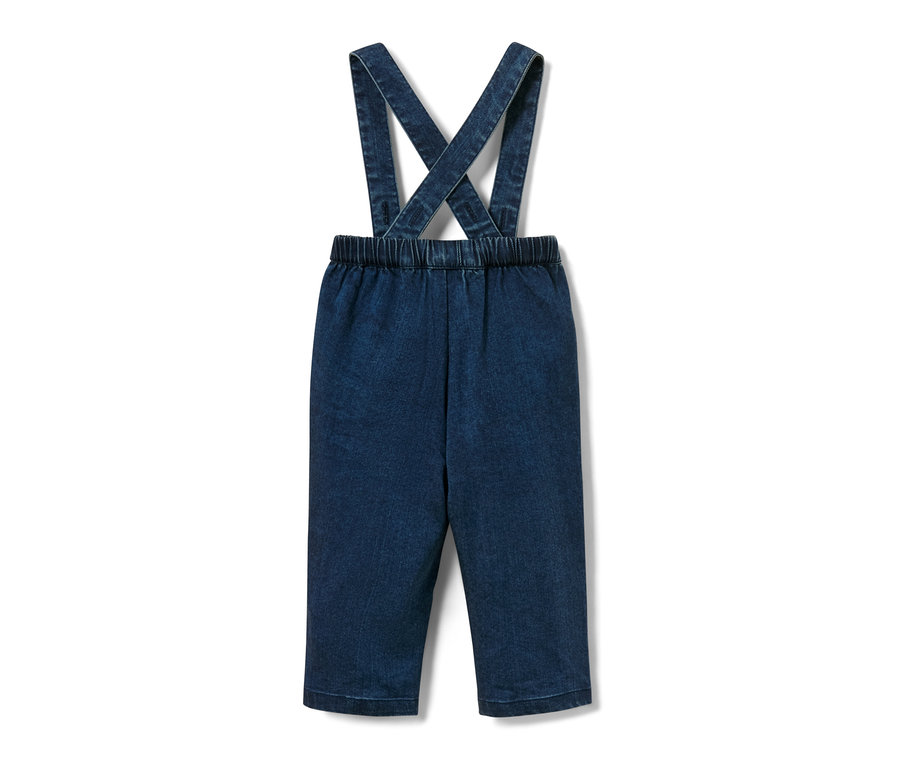 Blaue Baby-Twillhose mit Trägern.