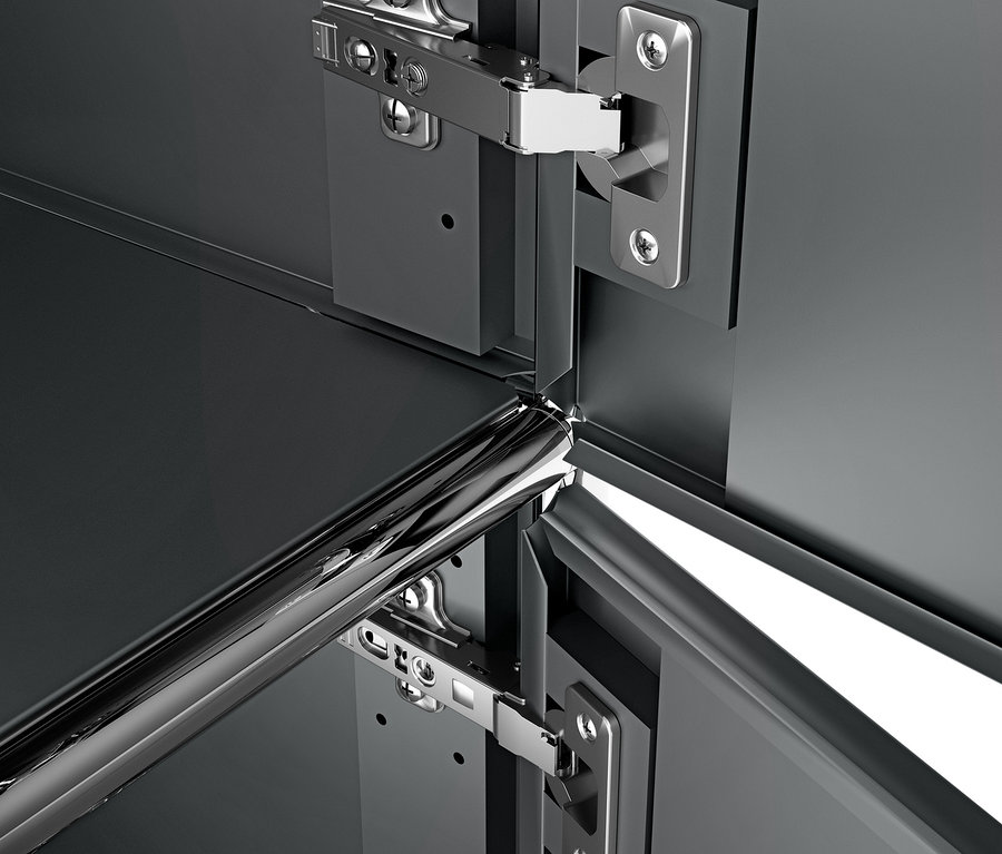 Detailansicht Rollcontainer Metall »CN3« mit 3 Türen, grau, mit Chrombeschlägen.