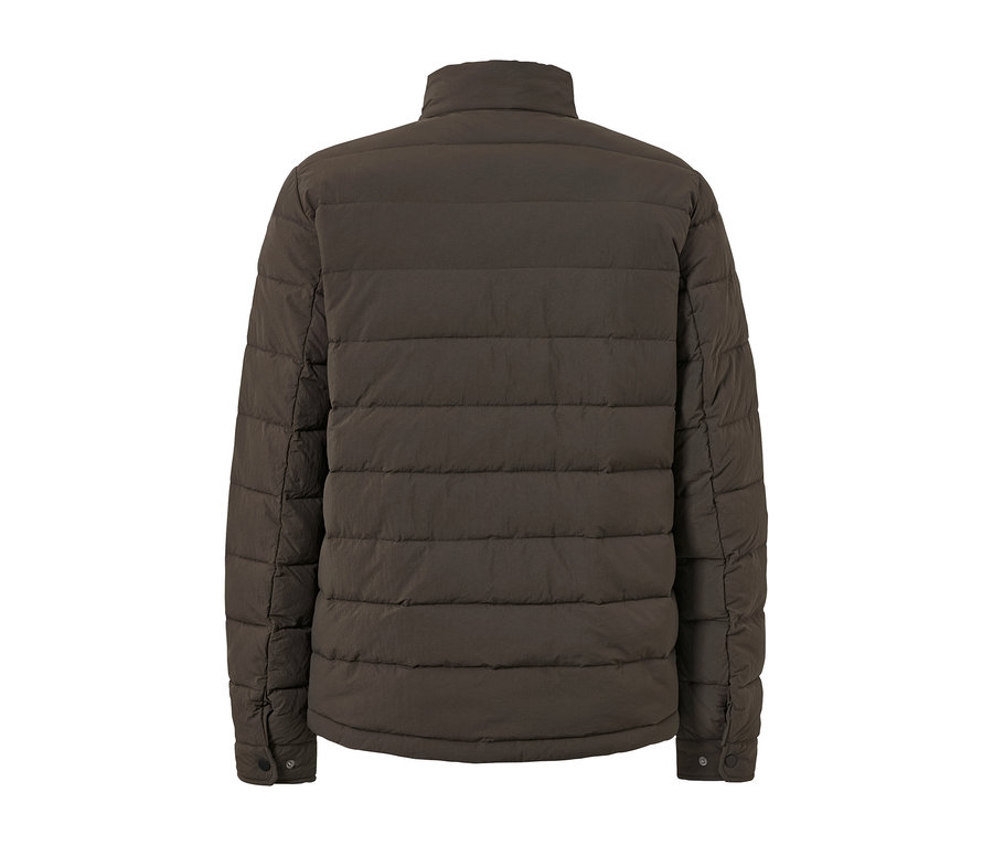 Detailansicht der Rückseite einer Steppjacke.