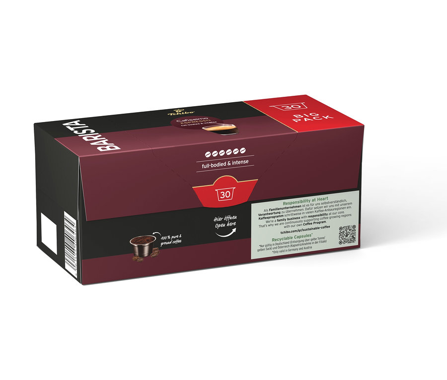 Eine dunkelrote Tchibo Barista Kapsel-Packung mit der Aufschrift "full-bodied & intense" und dem Hinweis "Hier öffnen".