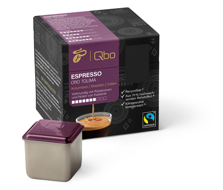 Eine Packung und eine Kapsel Qbo Espresso ORO TOLIMA.