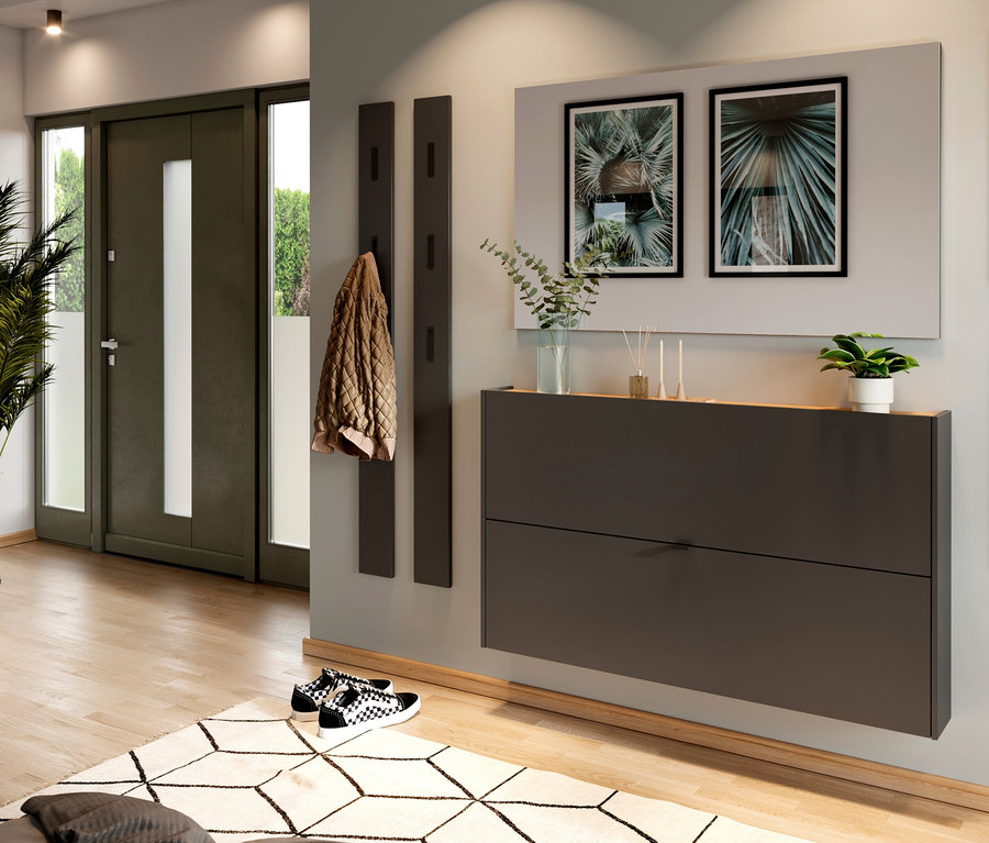 Eingangsbereich mit Schuhkipper »Aalborg«, graphit/eiche, Garderobe und Dekoration.