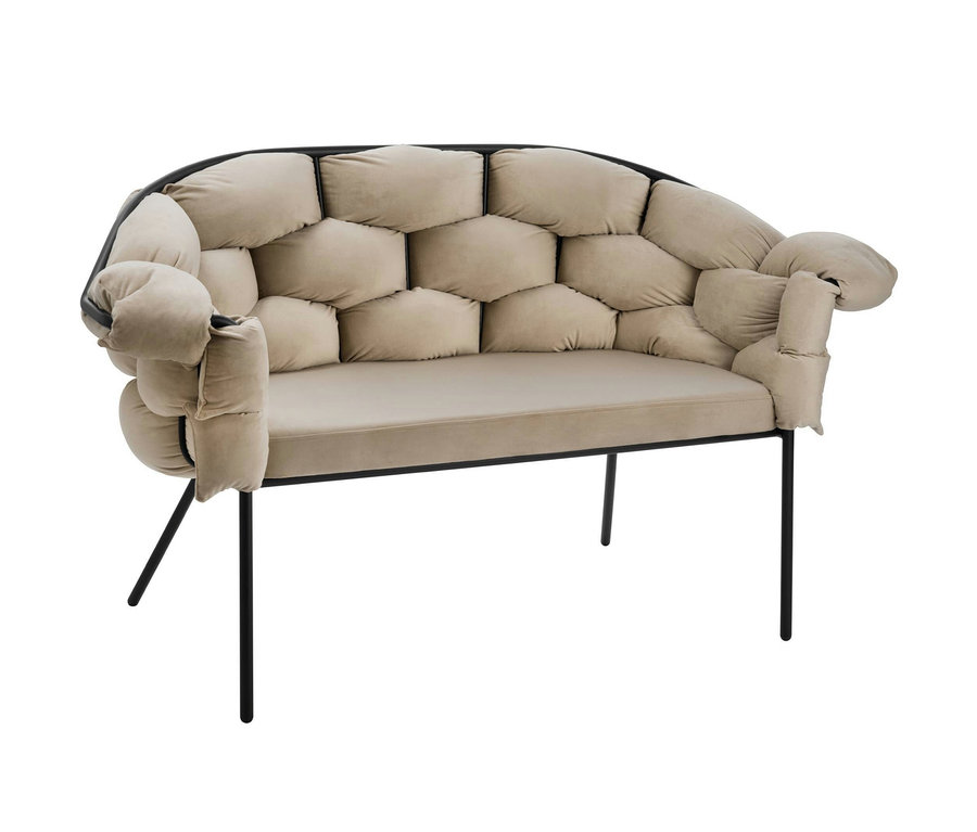 Cremefarbenes 2er-Sofa Eglo Manambolosy.