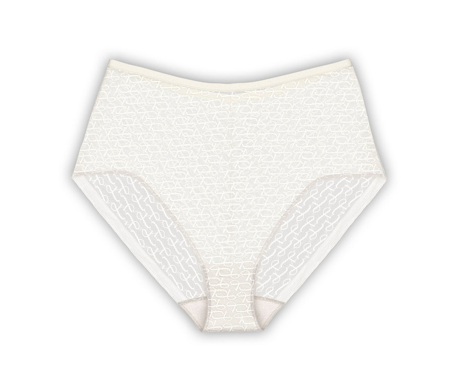 Ein weißer Triumph Signature Sheer Maxi EX Slip, Ecru White, liegt auf einem weißen Hintergrund.