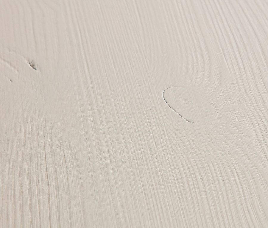 Nahaufnahme der Holzoberfläche des Woood Lowboards »Basu« Kiefer Dust.