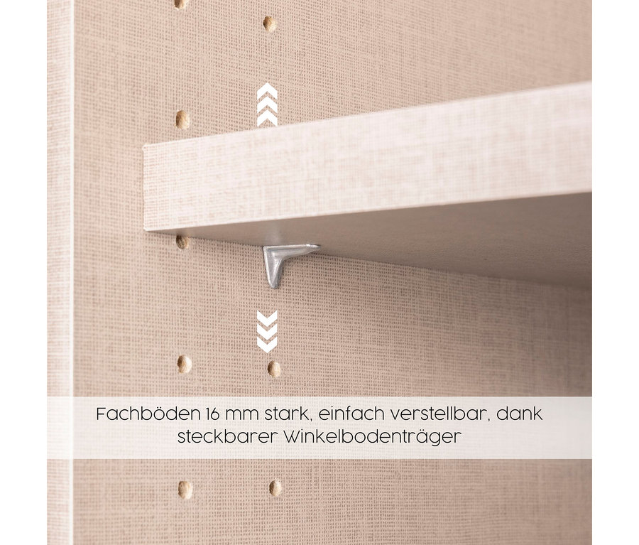Regalboden im Rauch Drehtürenschrank "Skandi" 4-türig mit zwei Schubladen, beige/champagner, gehalten von einem silbernen Winkelbodenträger.