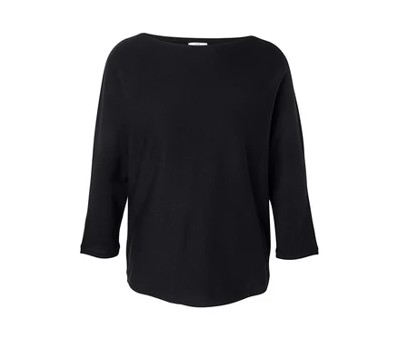 Schwarzer Feinstrickpullover mit Dreiviertelärmeln.