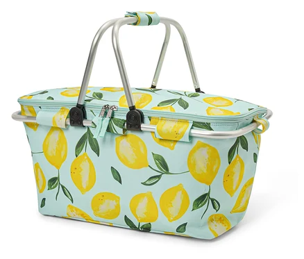 Eine Kühlkorb-Tasche mit Reißverschluss und Zitronenmuster steht auf einem weißen Hintergrund.