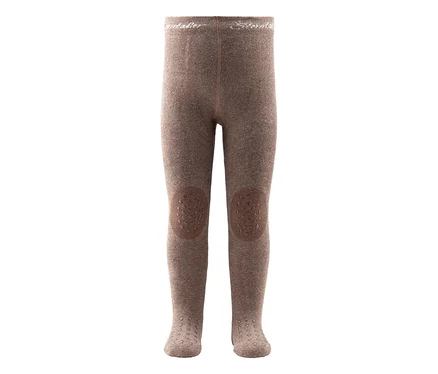 Braune gerippte Kinderstrumpfhose mit dunkleren Anti-Rutsch-Patches an den Knien und gepunkteten Anti-Rutsch-Sohlen an den Füßen.