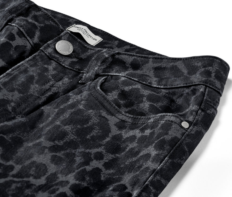 Detail der bedruckten Straight Jeans – Fit »Kira«.