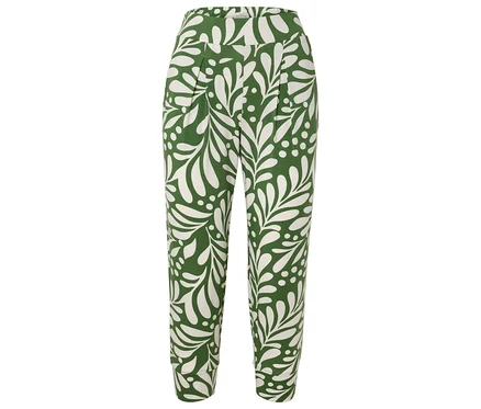 Grüne Hose mit weißem Blattmuster.