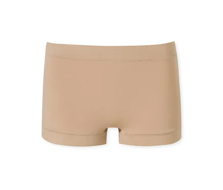 Beige, nahtlose Boxershorts aus glattem Stoff, flach auf einem weißen Hintergrund liegend.