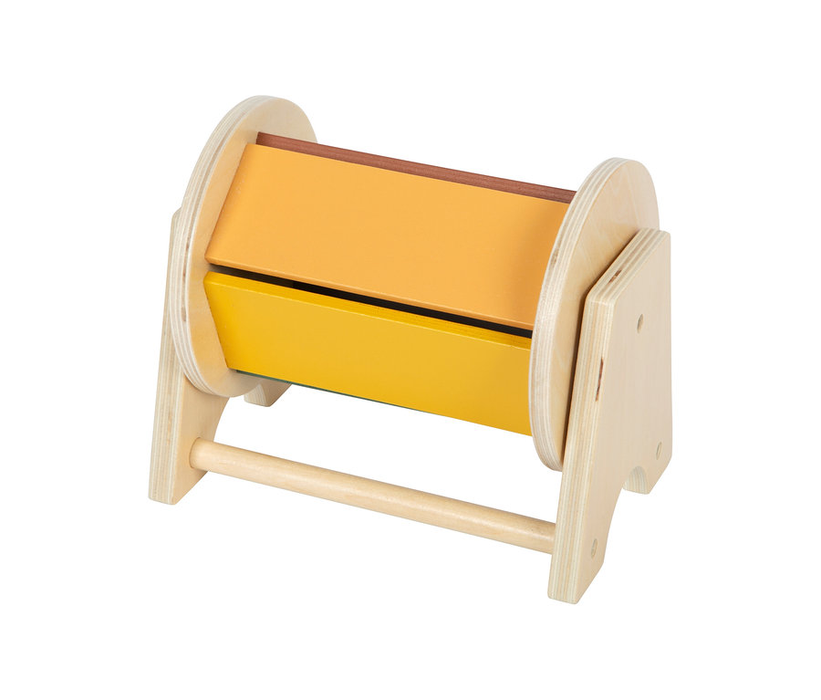 small foot Montessori-Bundle 3, ein rotierender Holzzylinder mit zwei rechteckigen Blöcken in Orange-Gelb und Hellgelb, in einem hellen Holzrahmen mit einer Basisstange.